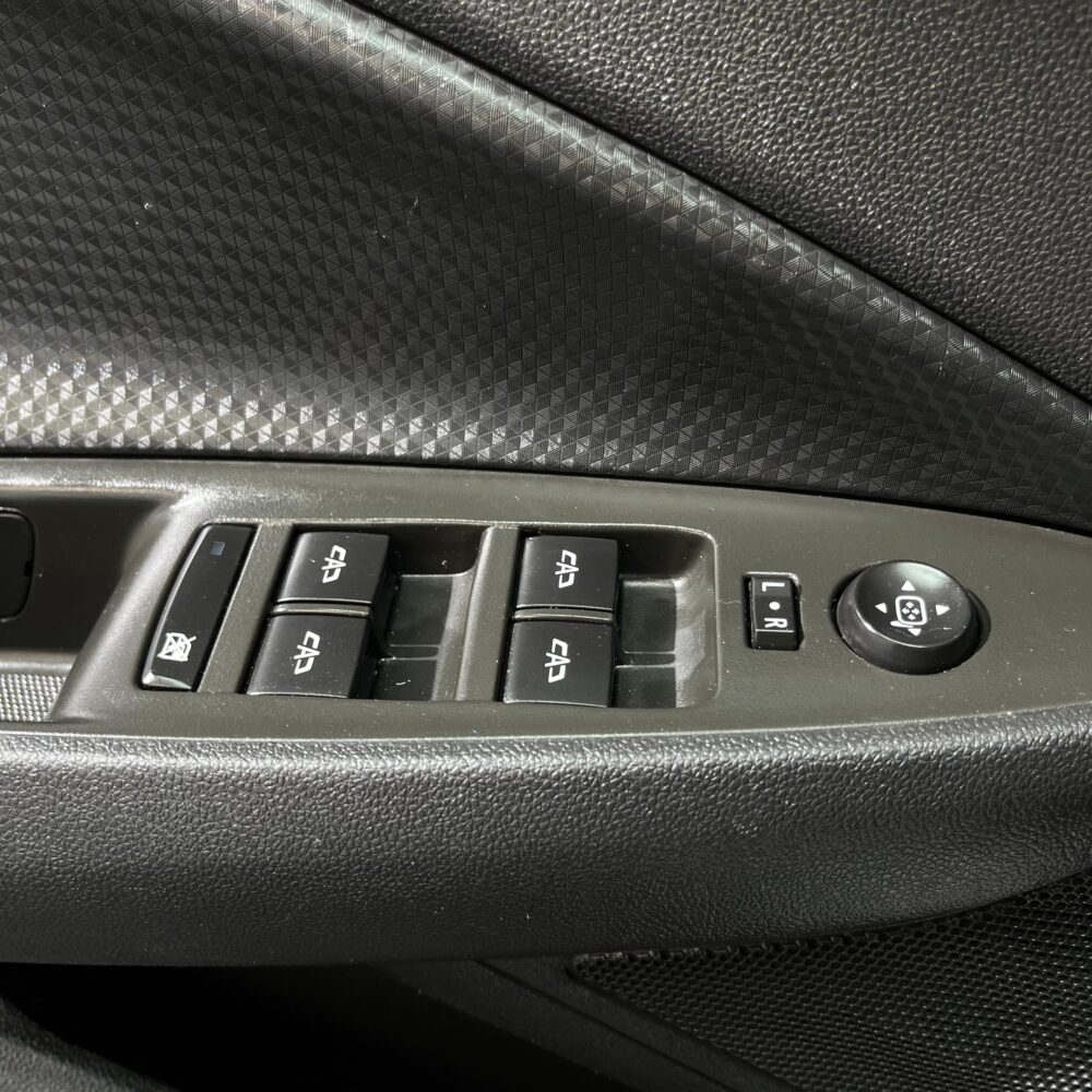 CHEVROLET ONIX LT MT 1.0CC 2023: imagen 11