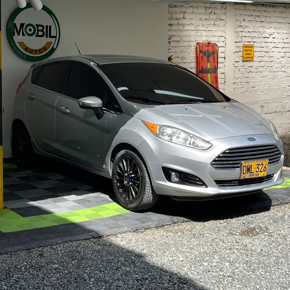 FORD FIESTA HATCHBACK TITANIUM TP 1.6CC 2015**: imagen 3