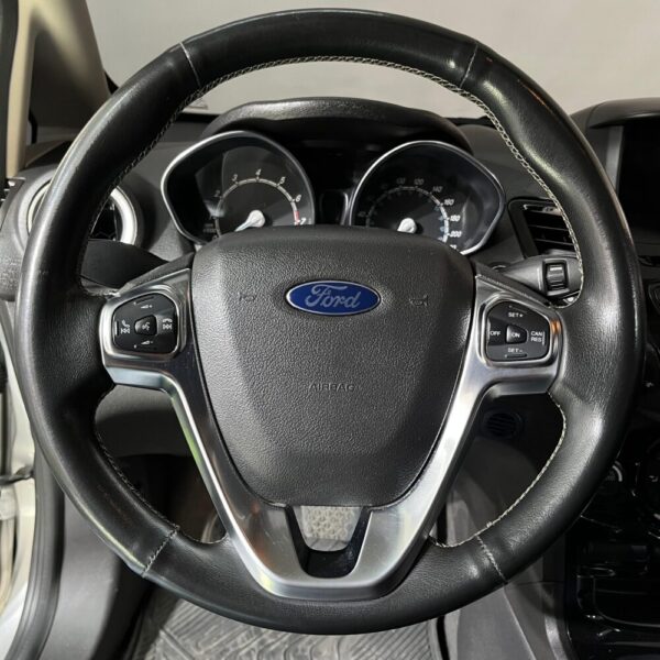 FORD FIESTA HATCHBACK TITANIUM TP 1.6CC 2015**: imagen 12
