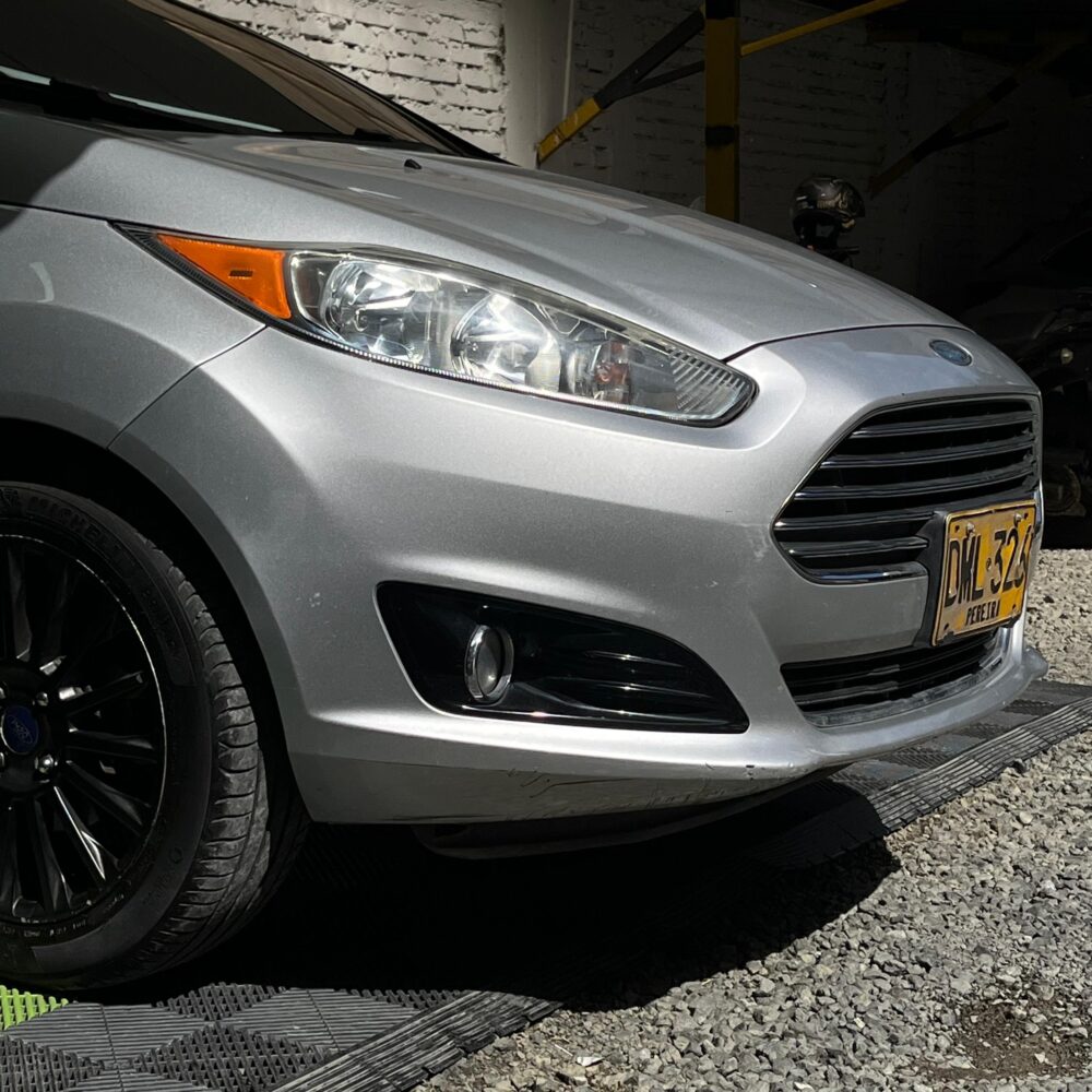 FORD FIESTA HATCHBACK TITANIUM TP 1.6CC 2015**: imagen 5