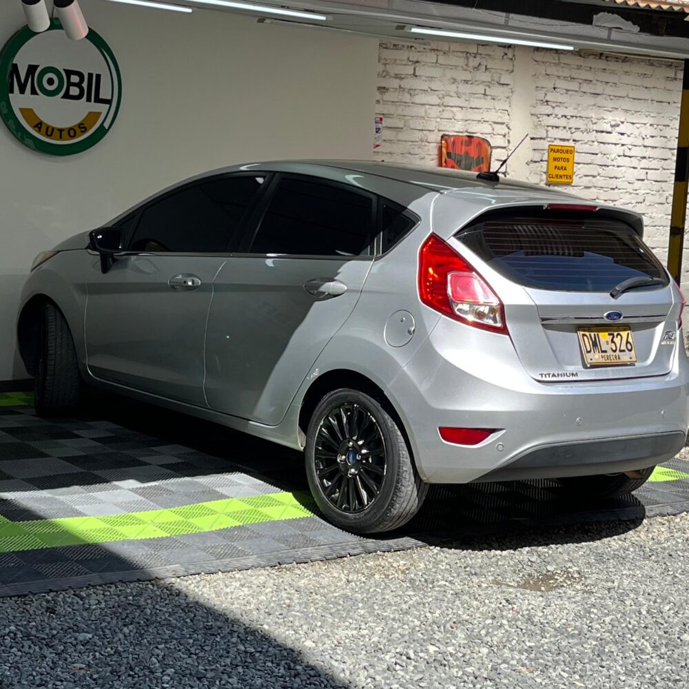 FORD FIESTA HATCHBACK TITANIUM TP 1.6CC 2015**: imagen 9
