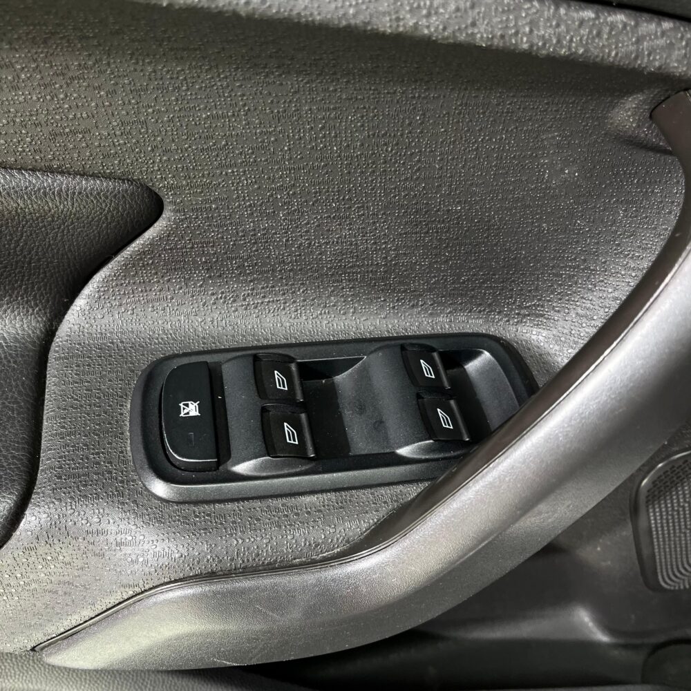 FORD FIESTA HATCHBACK TITANIUM TP 1.6CC 2015**: imagen 11