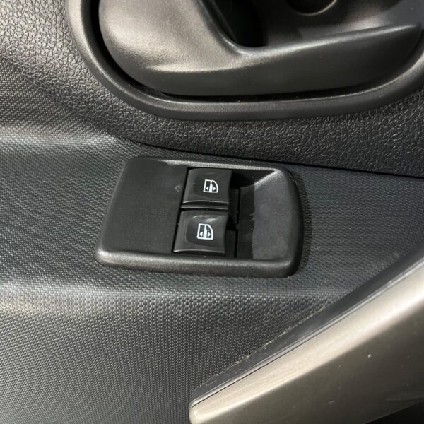  RENAULT LOGAN AUTHENTIQUE MT 1.6CC 2019**: imagen 11