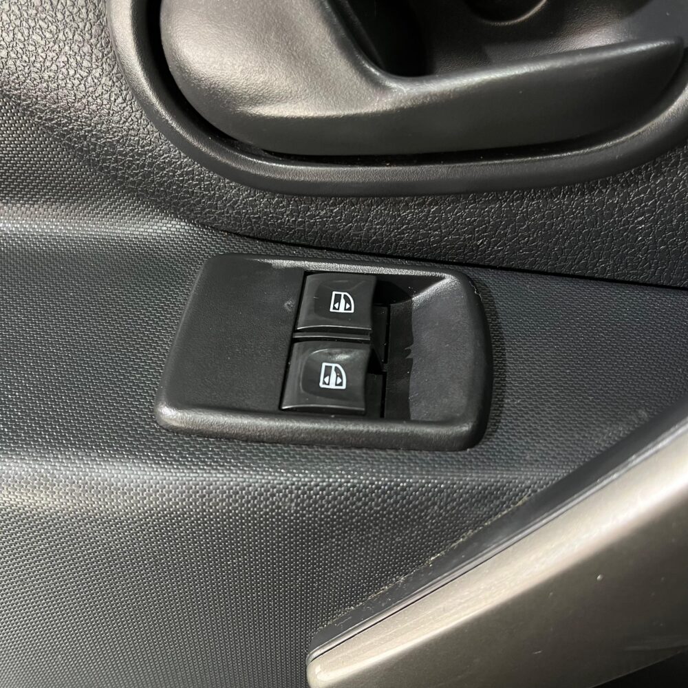  RENAULT LOGAN AUTHENTIQUE MT 1.6CC 2019**: imagen 11