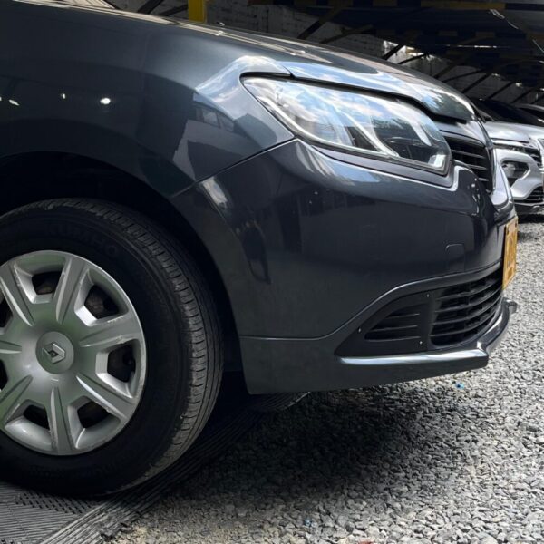  RENAULT LOGAN AUTHENTIQUE MT 1.6CC 2019**: imagen 5