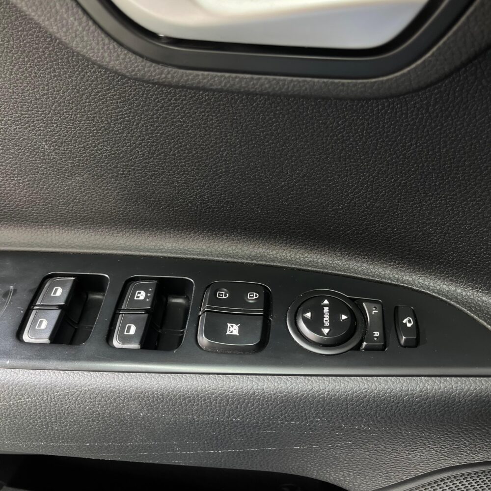 KIA RIO VIBRANT TP 1.4CC 2020** : imagen 11