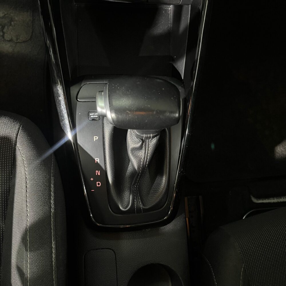 KIA RIO VIBRANT TP 1.4CC 2020** : imagen 14