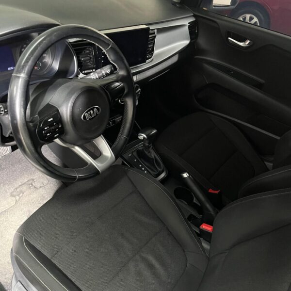 KIA RIO VIBRANT TP 1.4CC 2020** : imagen 15