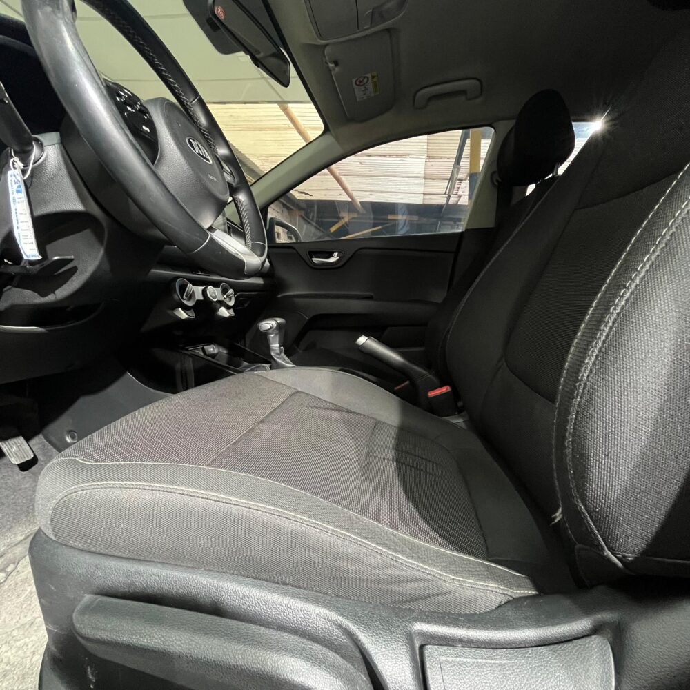 KIA RIO VIBRANT TP 1.4CC 2020** : imagen 17