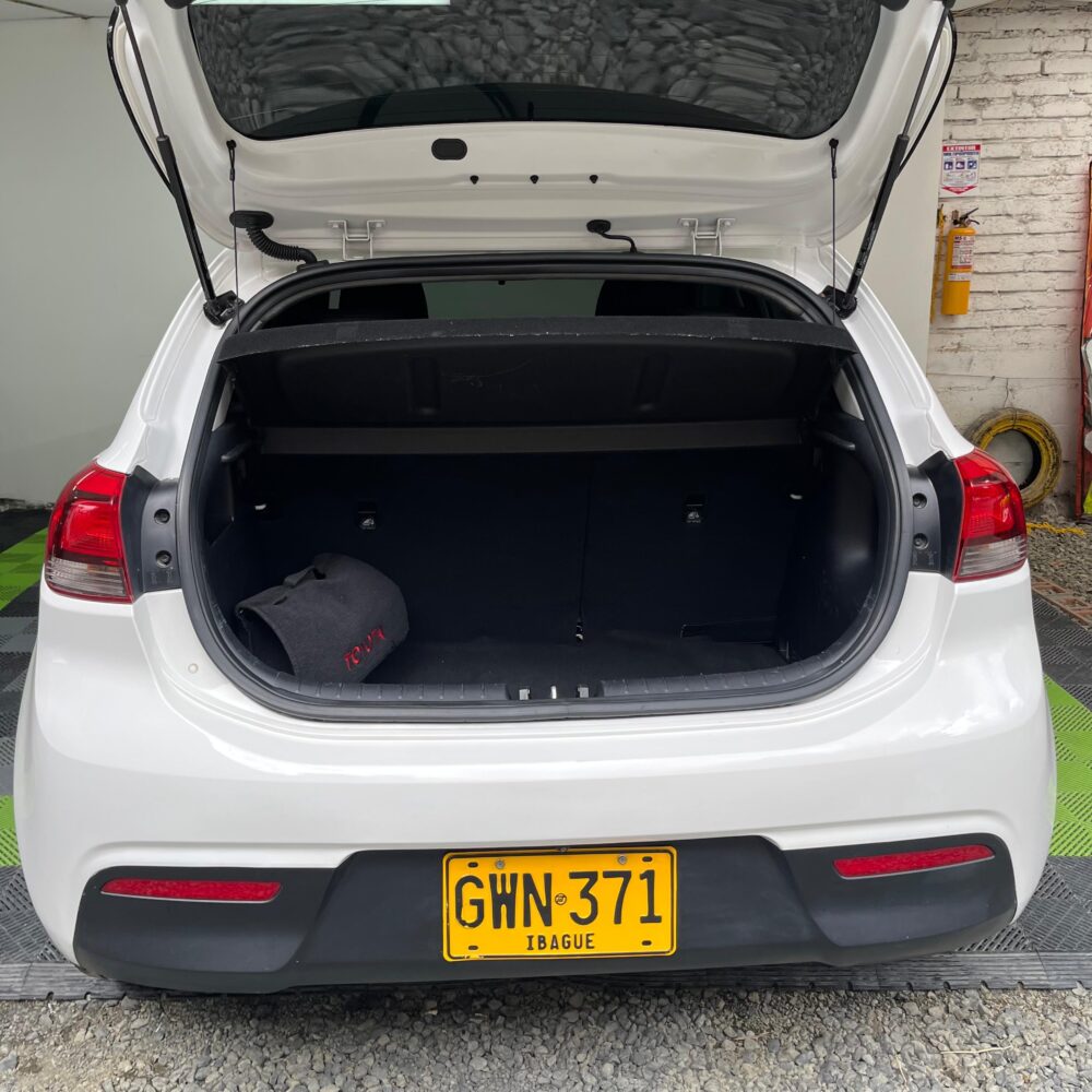 KIA RIO VIBRANT TP 1.4CC 2020** : imagen 19