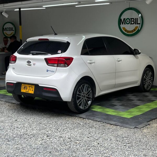 KIA RIO VIBRANT TP 1.4CC 2020** : imagen 7