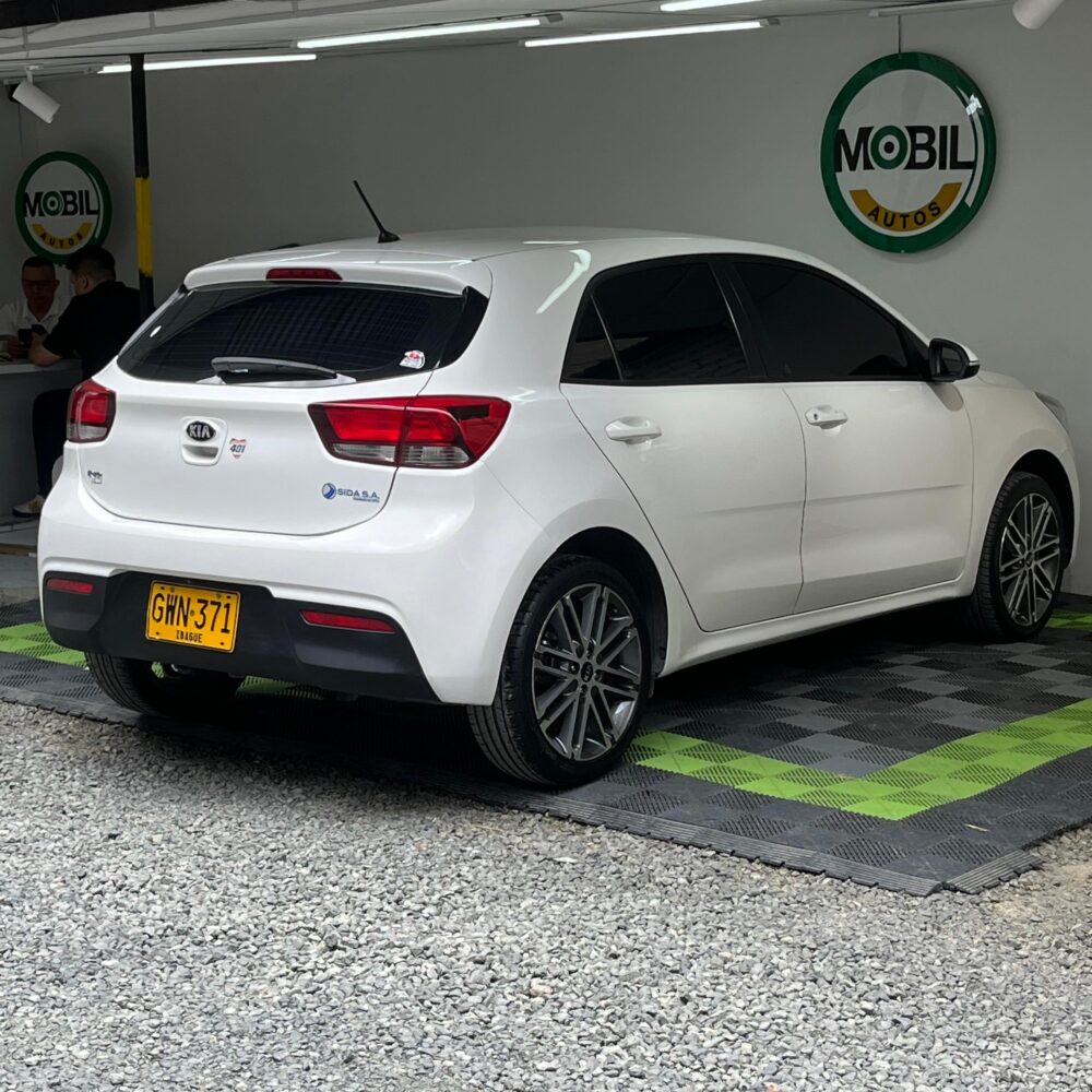 KIA RIO VIBRANT TP 1.4CC 2020** : imagen 7