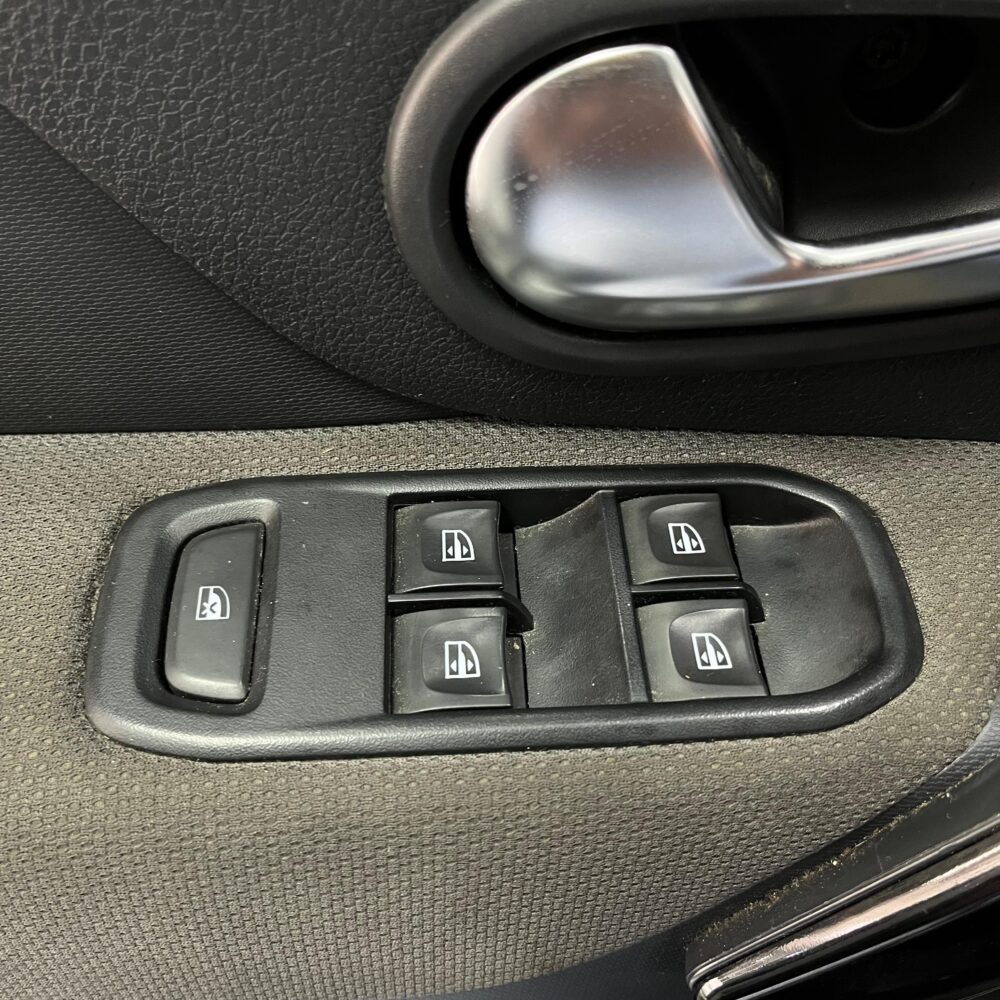 RENAULT SANDERO LIFE + MT 1.6CC 2023: imagen 11