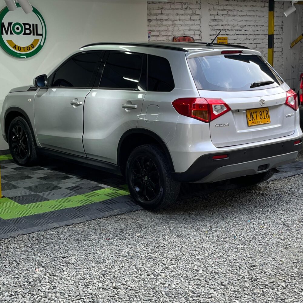 SUZUKI VITARA GL AT 1.6CC 4X2 2017**: imagen 9