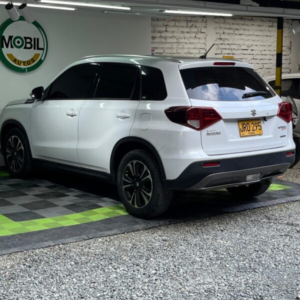 SUZUKI VITARA GLX + ALL GRIP AT 1.4CC 2021**: imagen 9
