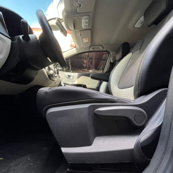 RENAULT CAPTUR INTENS TP 2.0CC 2019**: imagen 16