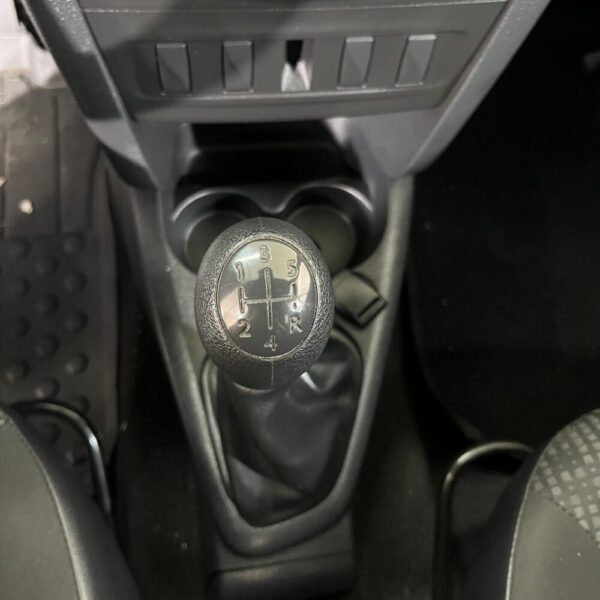 RENAULT LOGAN LIFE MT 1.6CC 2022 : imagen 14