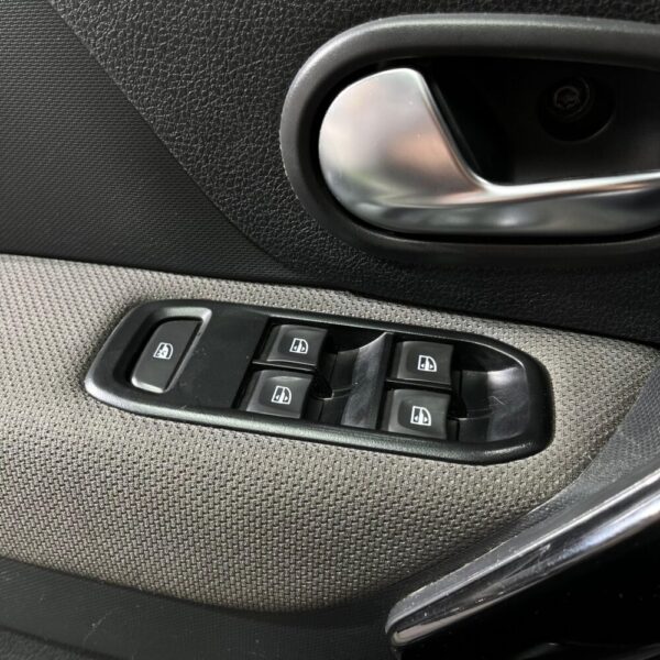 RENAULT SANDERO LIFE + MT 1.6CC 2023: imagen 11