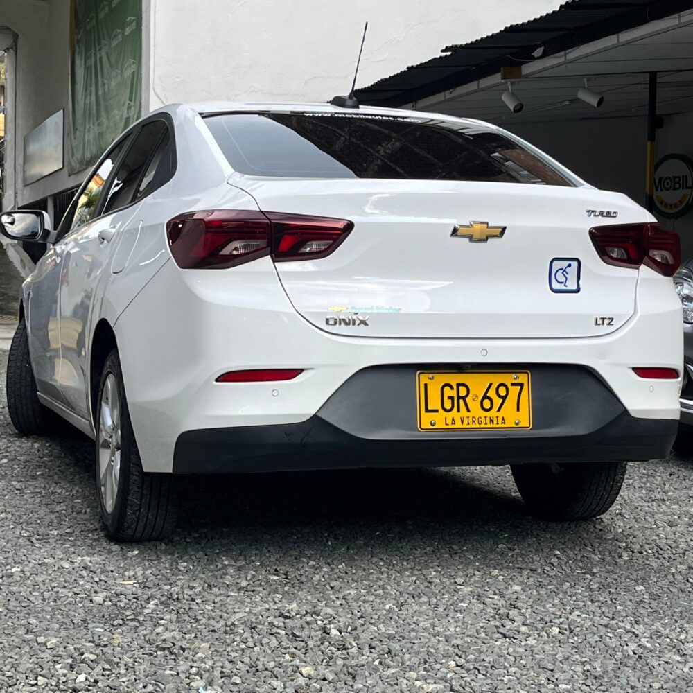 CHEVROLET ONIX LTZ TP 1.0CC 2023**: imagen 8