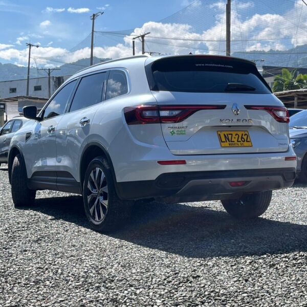 RENAULT KOLEOS ZEN TP 2.5CC 2023: imagen 8