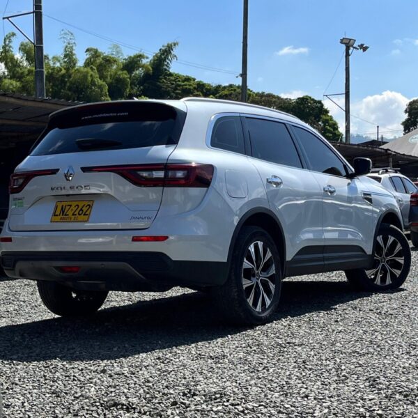 RENAULT KOLEOS ZEN TP 2.5CC 2023: imagen 6