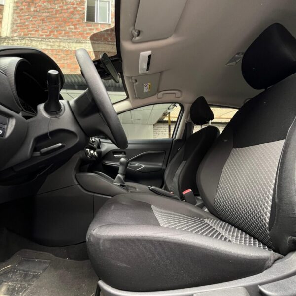NISSAN VERSA ADVANCE MT 1.6CC 2024: imagen 16