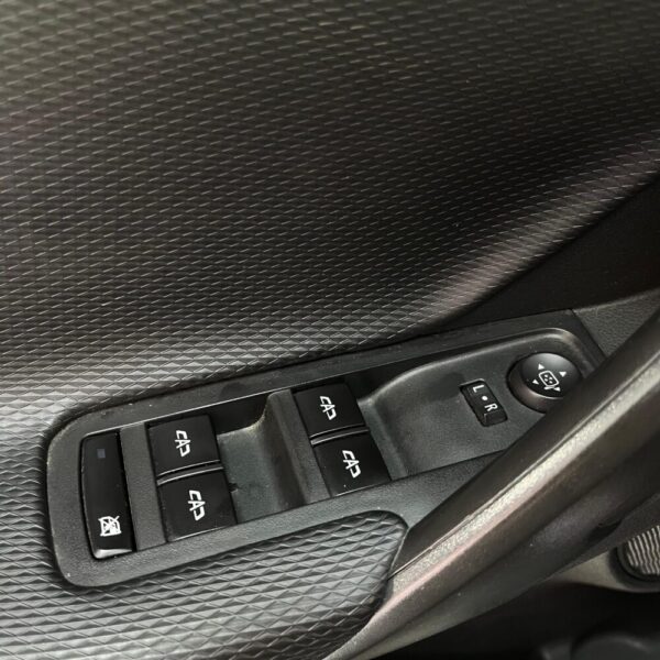 CHEVROLET TRACKERTURBO LT MT 1.2CC 2023: imagen 11
