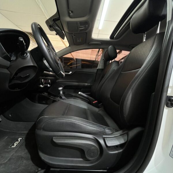 KIA RIO ZENITH TP 1.4CC 2024 : imagen 17