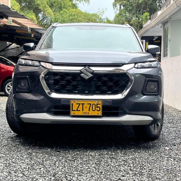 SUZUKI GRAND VITARA GLX HYBRID AT 1.5CC 4X2 2023**: imagen 2