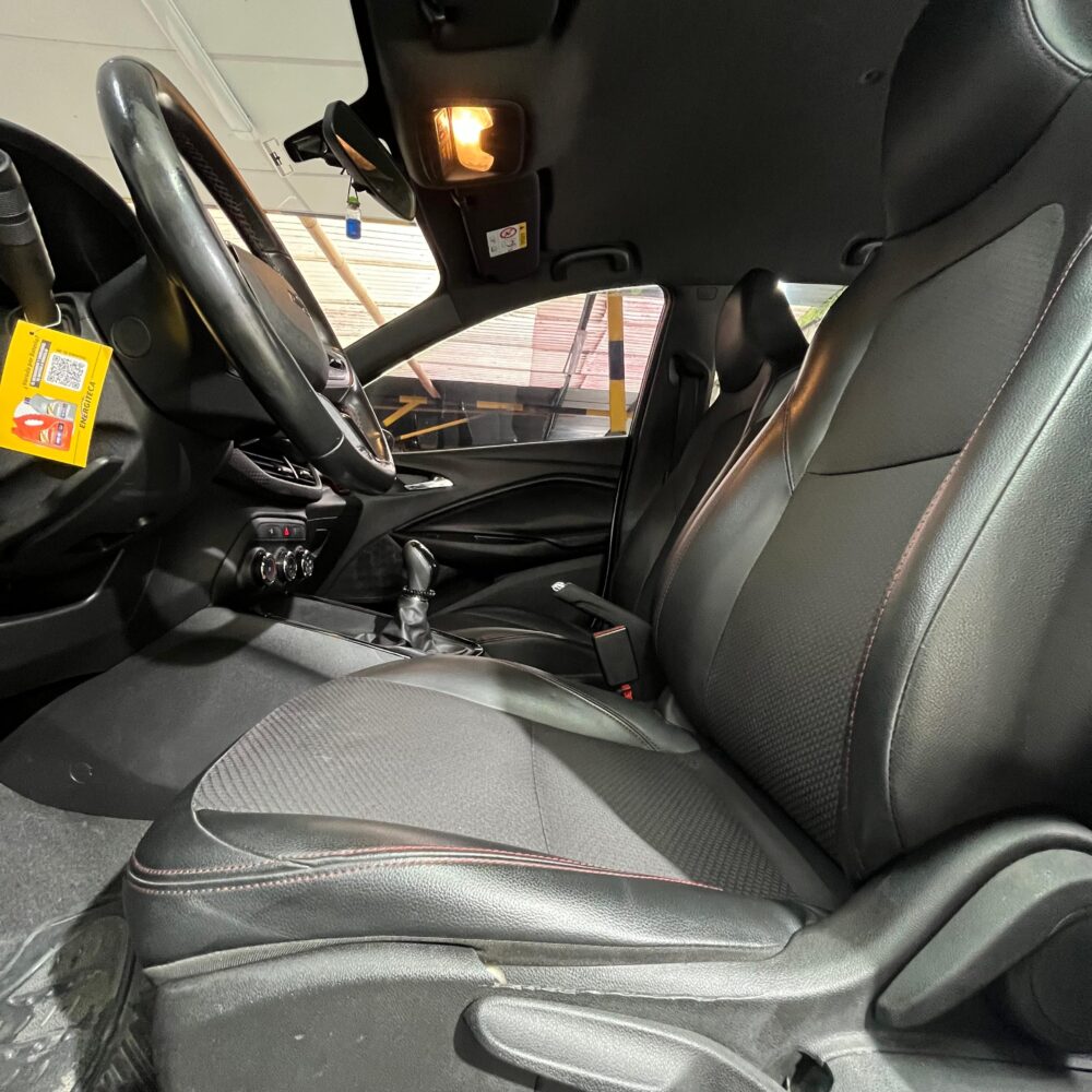 CHEVROLET ONIX RS MT 1.0 TURBO 2021**: imagen 17