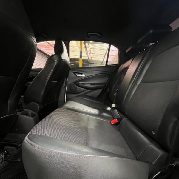 CHEVROLET ONIX RS MT 1.0 TURBO 2021**: imagen 18