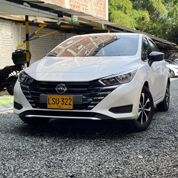 NISSAN VERSA ADVANCE MT 1.6CC 2024: imagen 1