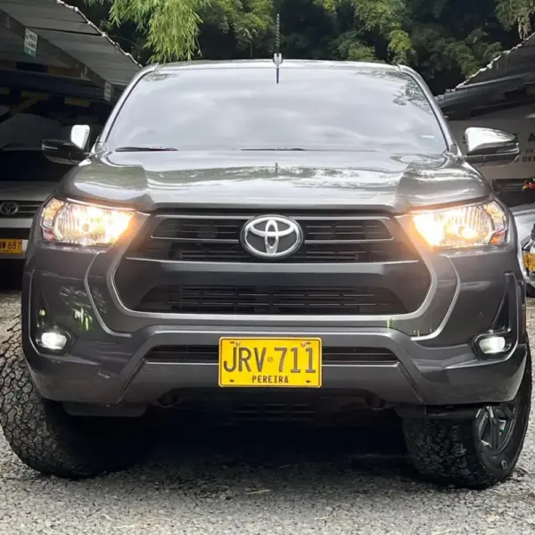 TOYOTA HILUX AT 2.4CC 4X4 TD 2021**: imagen 2