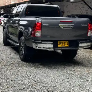 TOYOTA HILUX AT 2.4CC 4X4 TD 2021**: imagen 6