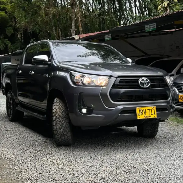 TOYOTA HILUX AT 2.4CC 4X4 TD 2021**: imagen 5