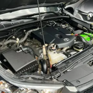 TOYOTA HILUX AT 2.4CC 4X4 TD 2021**: imagen 4