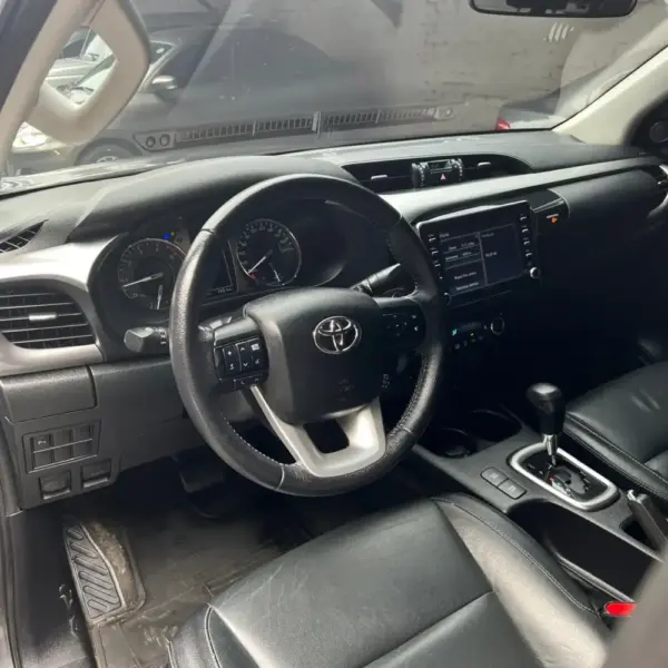 TOYOTA HILUX AT 2.4CC 4X4 TD 2021**: imagen 11