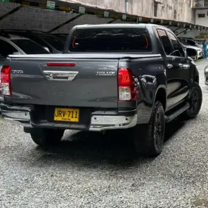 TOYOTA HILUX AT 2.4CC 4X4 TD 2021**: imagen 9