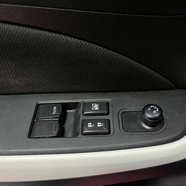 SUZUKI SWIFT HYBRID MT 1.2CC 2023: imagen 11