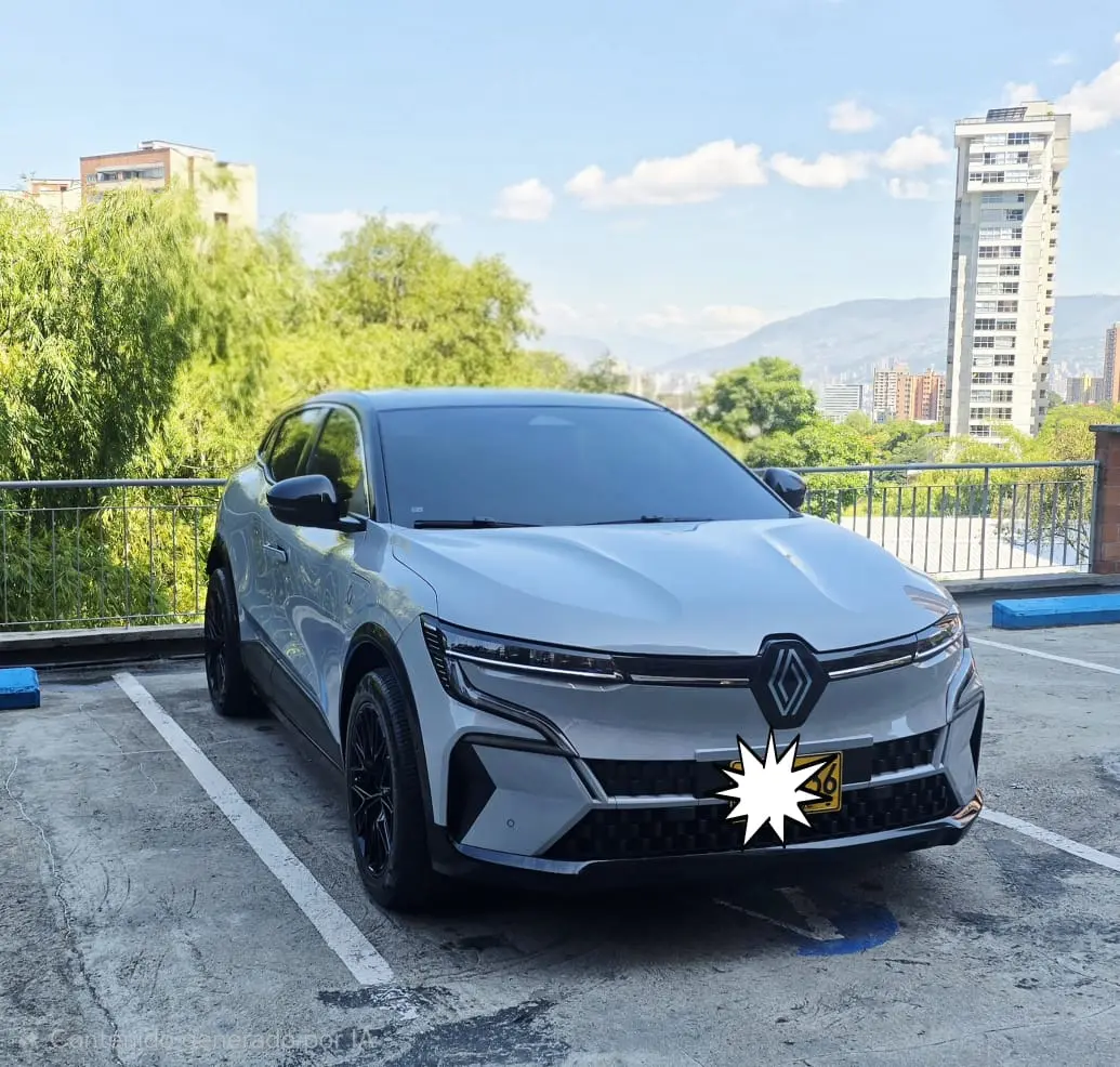 RENAULT MEGANE E-TECH AT 4X2 2025**: imagen 5