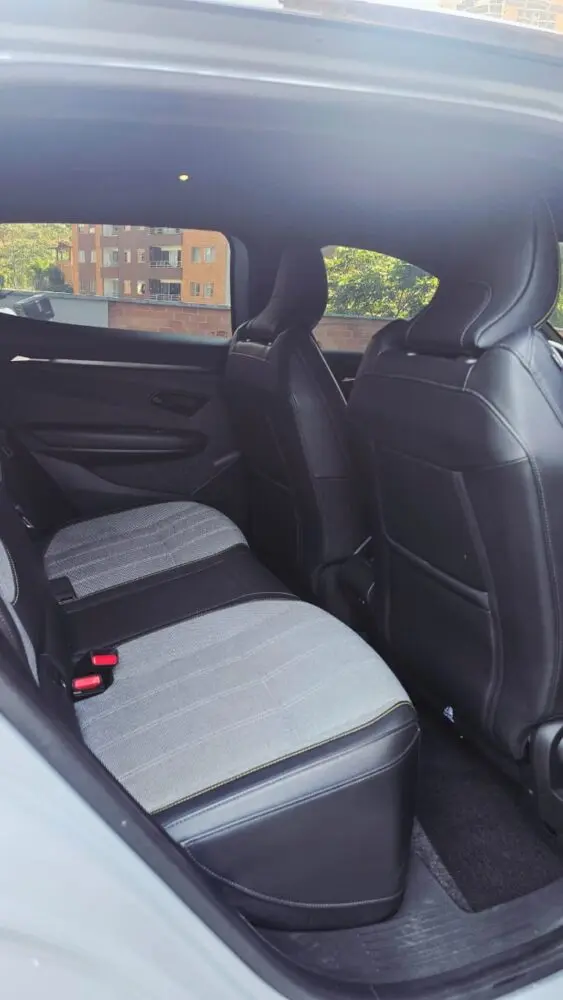 RENAULT MEGANE E-TECH AT 4X2 2025**