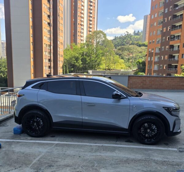 RENAULT MEGANE E-TECH AT 4X2 2025**