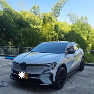 RENAULT MEGANE E-TECH AT 4X2 2025**: imagen 2
