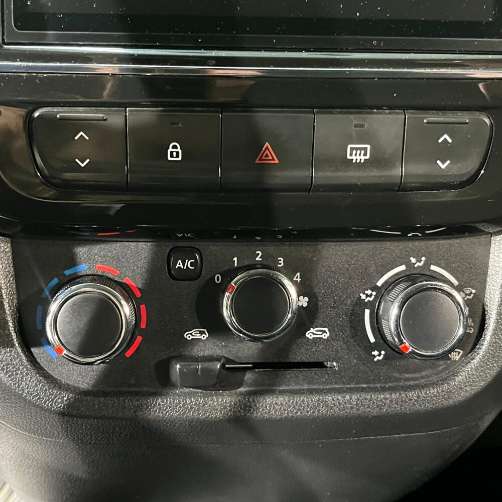 RENAULT KWID ICONIC MT 1.0CC 2023**: imagen 7