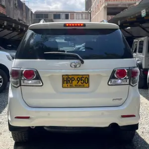 TOYOTA FORTUNER 2.7L AT 2.7CC 4X2 2015: imagen 8