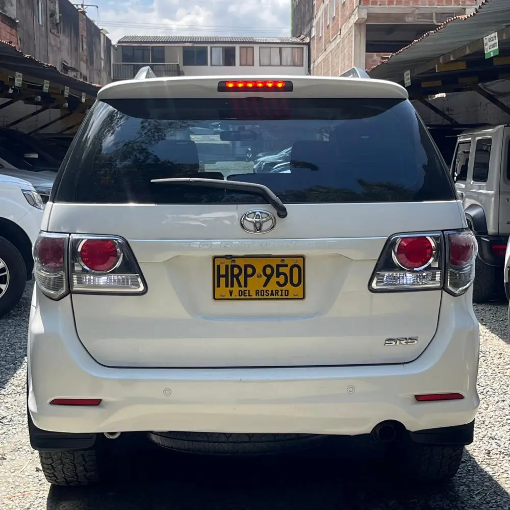 TOYOTA FORTUNER 2.7L AT 2.7CC 4X2 2015: imagen 8