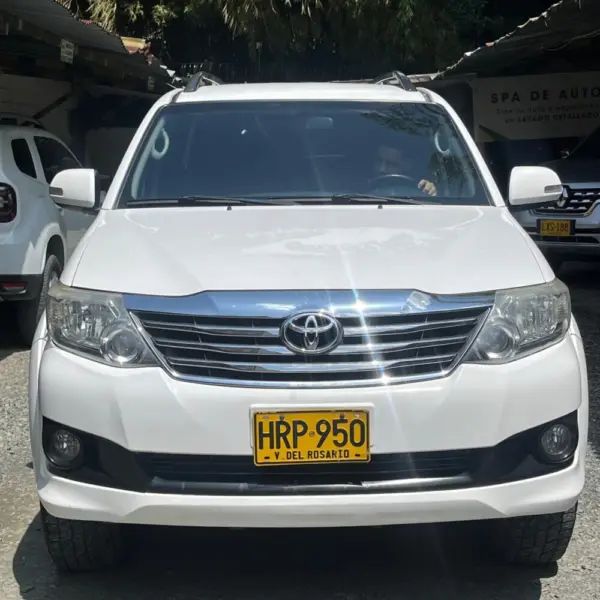 TOYOTA FORTUNER 2.7L AT 2.7CC 4X2 2015