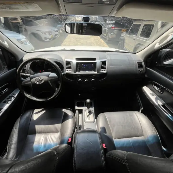 TOYOTA FORTUNER 2.7L AT 2.7CC 4X2 2015