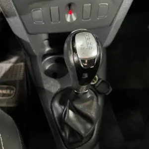 RENAULT LOGAN LIFE AT 1.6CC 2019: imagen 14