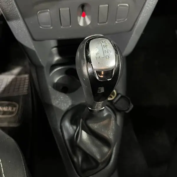 RENAULT LOGAN LIFE AT 1.6CC 2019
